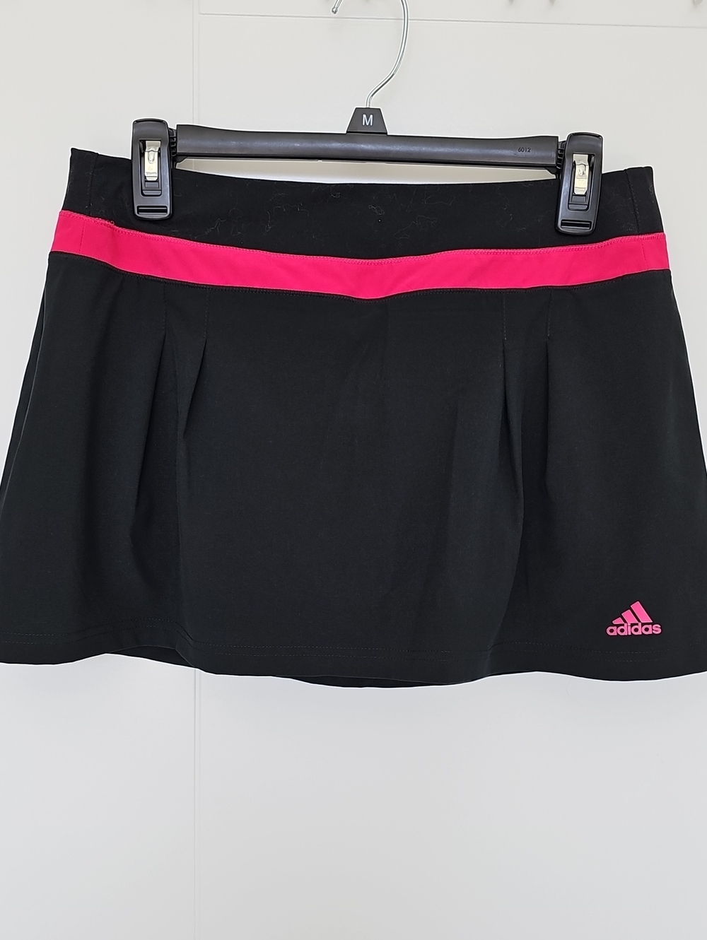 adidas Climalite Women’s Black Skort w/Pink Trim Sz M